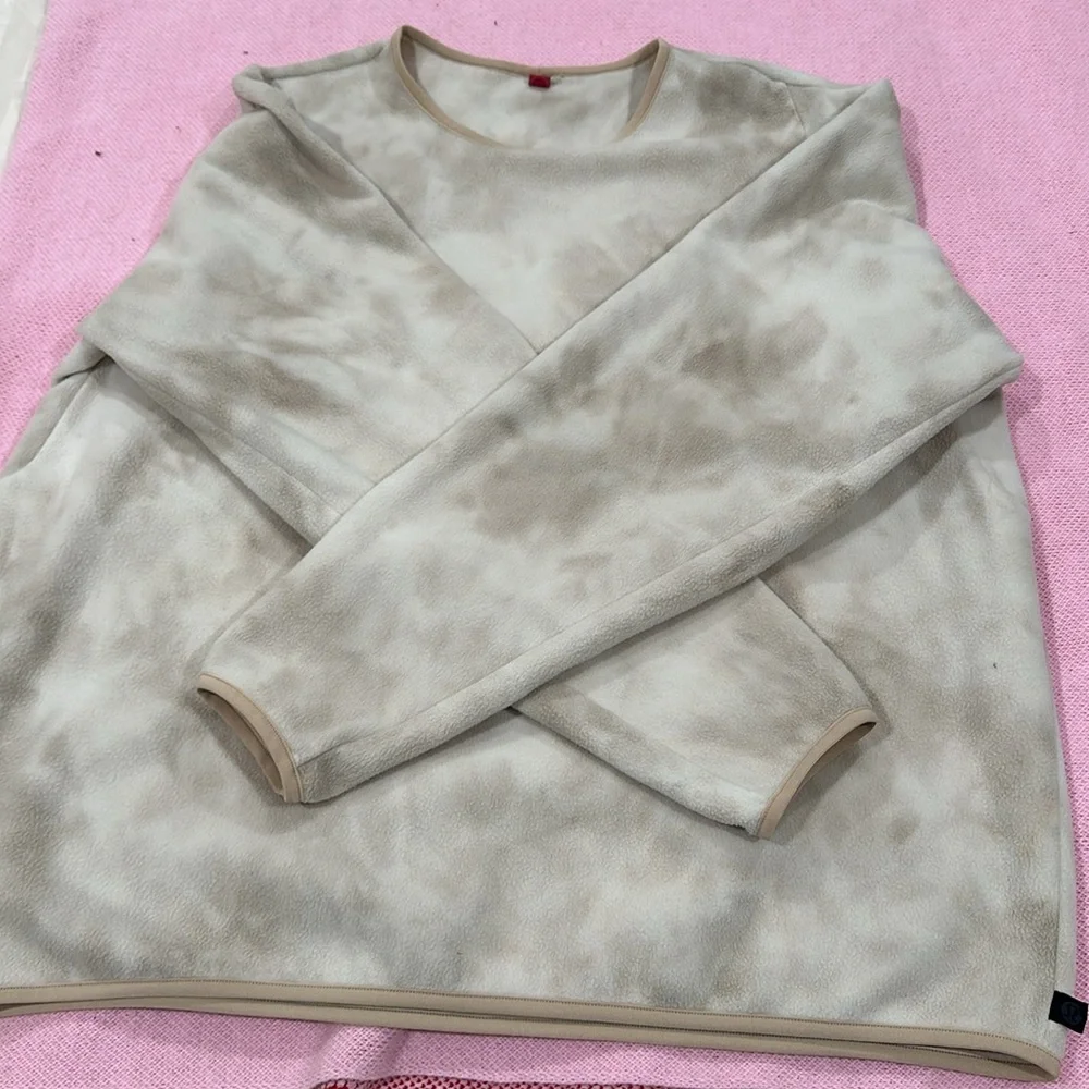 Lululemon sweatshirt women’s XL cream fleece crew pullover tie dye sweater